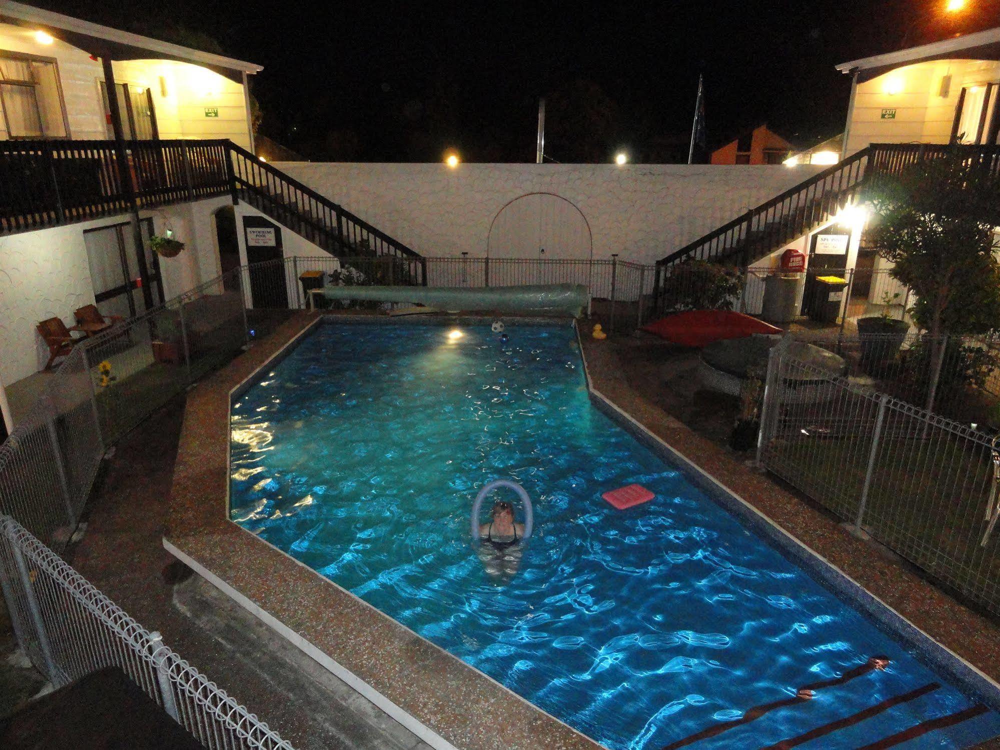 Hawks Inn Motel Upper Hutt Dış mekan fotoğraf