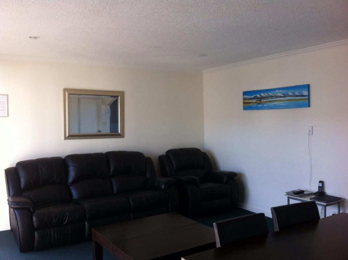 Hawks Inn Motel Upper Hutt Dış mekan fotoğraf